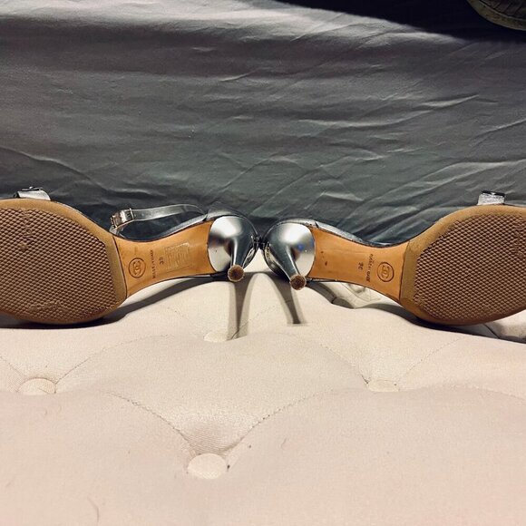 CHANEL Silver Leather Clear Strap Stud CC Plate Sandals - Picture 4 of 11